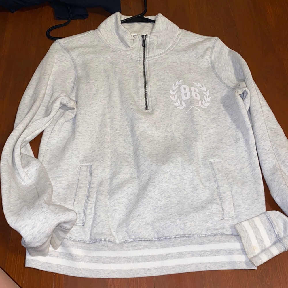 VS Sweater